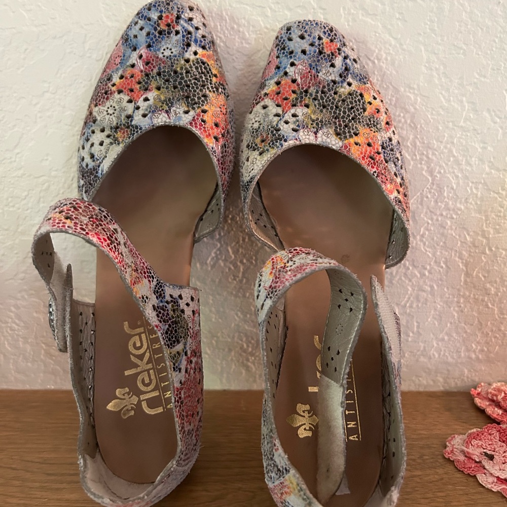 Rieker Women's multiple Colorful perforated Flats